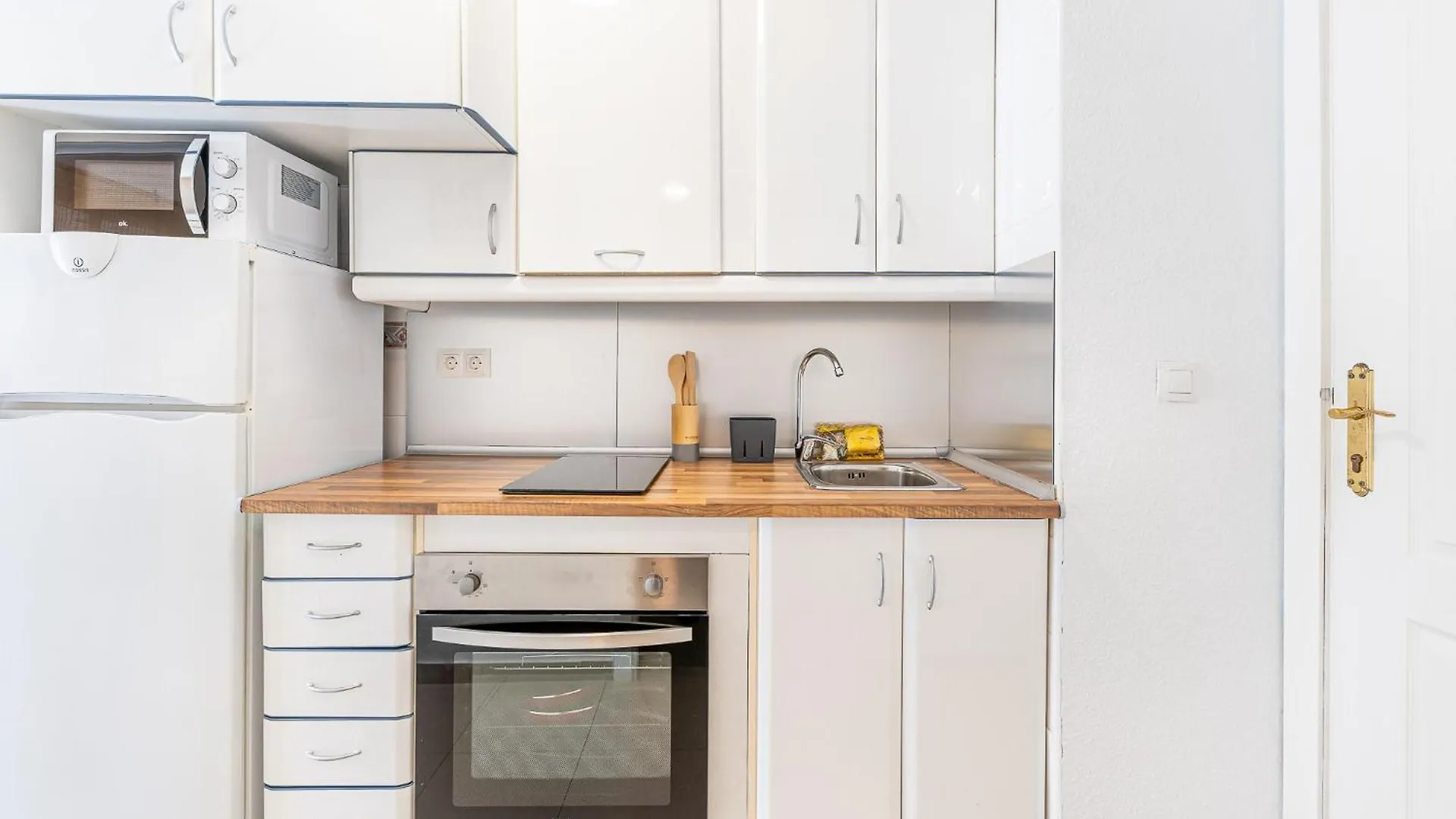 797 Holiday Rentals - Acogedor Estudio En Torrequebrada ベナルマデナ スペイン